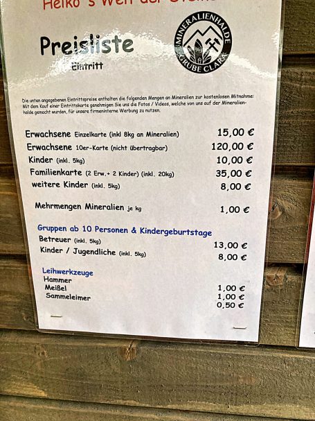 Mineralien Halde der Grube Clara bei Kirnbach im Schwarzwald Mineralien Halde der Grube Clara bei Kirnbach im Schwarzwald