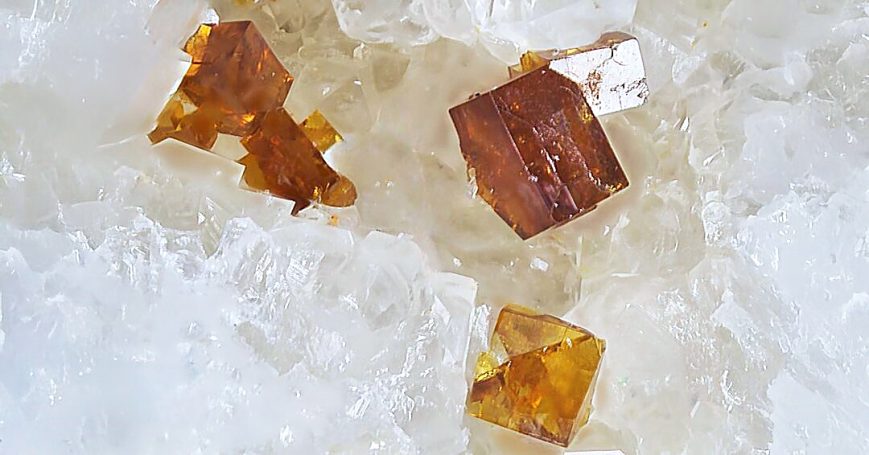 Barium-Pharmakosiderit xx Grube Clara bei Oberwolfach im Schwarzwald Barium-Pharmakosiderit xx Grube Clara bei Oberwolfach im Schwarzwald