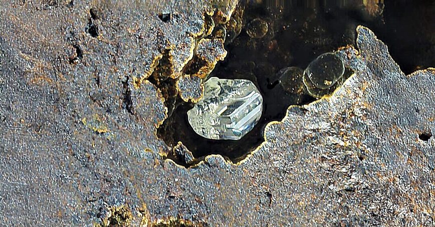 Jodargyrit x auf Brauneisen Grube Schöne Aussicht bei Dernbach Jodargyrit x auf Brauneisen Grube Schöne Aussicht bei Dernbach