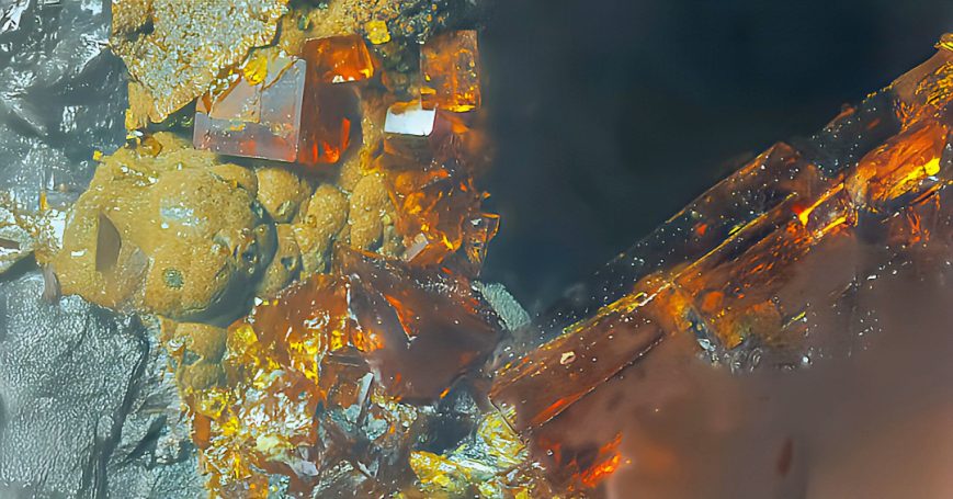 Barium-Pharmakosiderit xx Grube Clara bei Oberwolfach im Schwarzwald Barium-Pharmakosiderit xx Grube Clara bei Oberwolfach im Schwarzwald